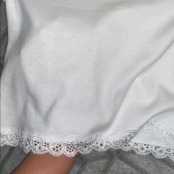 ⭐️ NWT // AE white cropped shirt - Picture 5 of 5